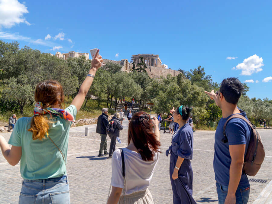 Walking tour in Athens
