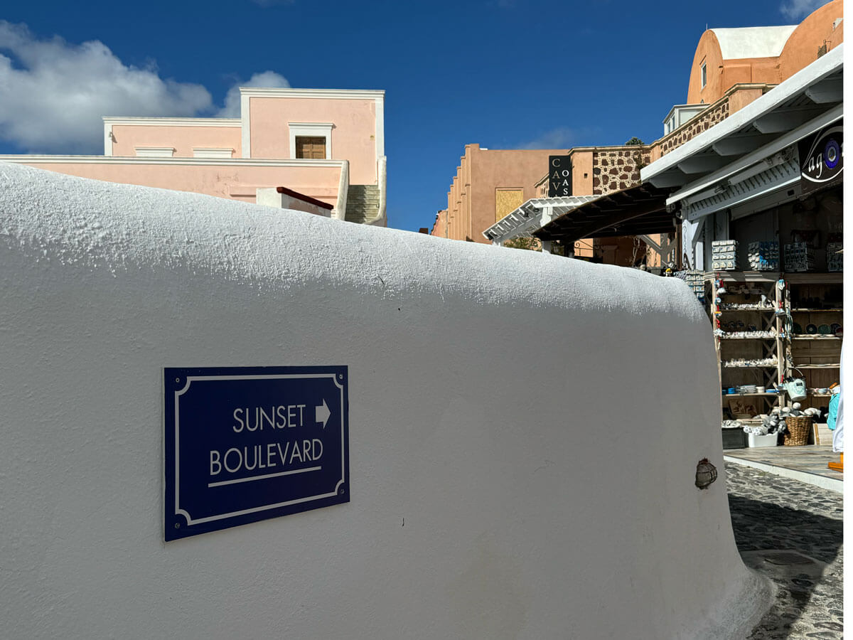 Things to avoid in Santorini The Sunset Boulevard in Oia
